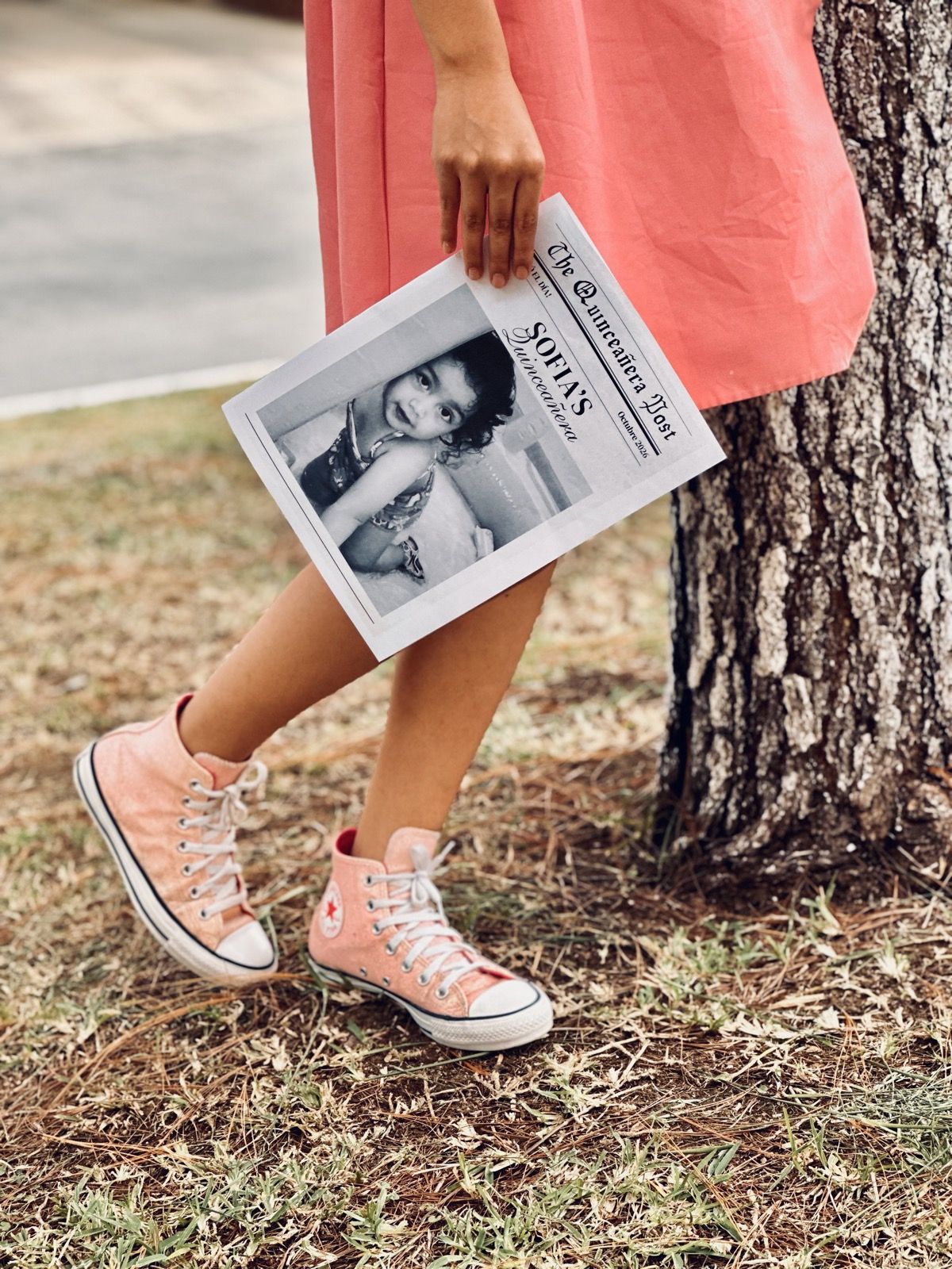 Los tenis rosados de Sofía y el periódico de sus XV